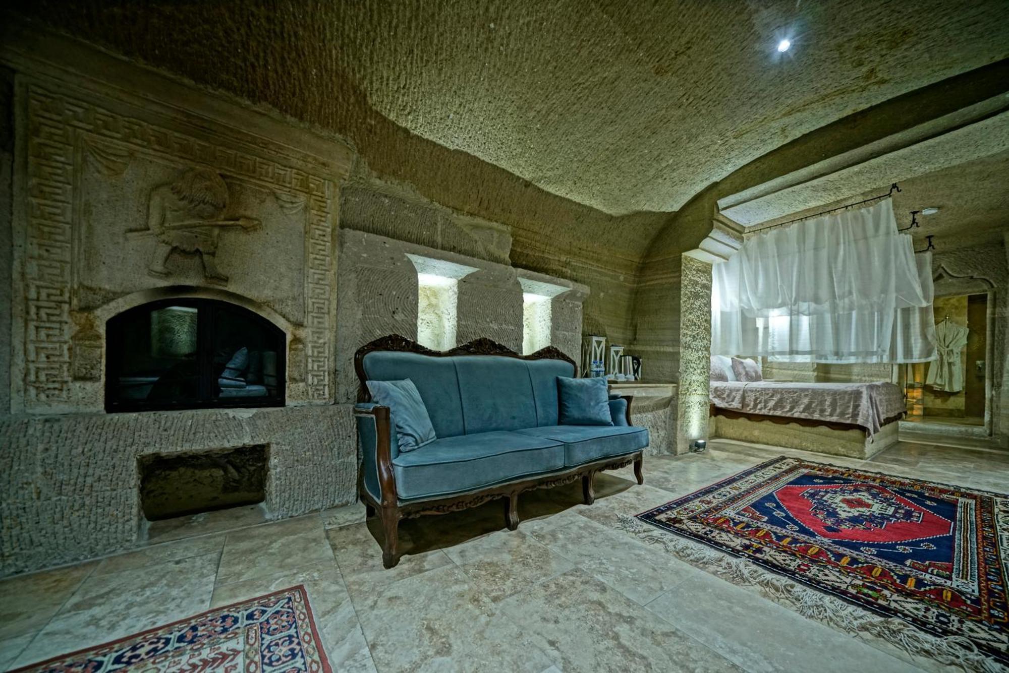 Hotel Cave 2*