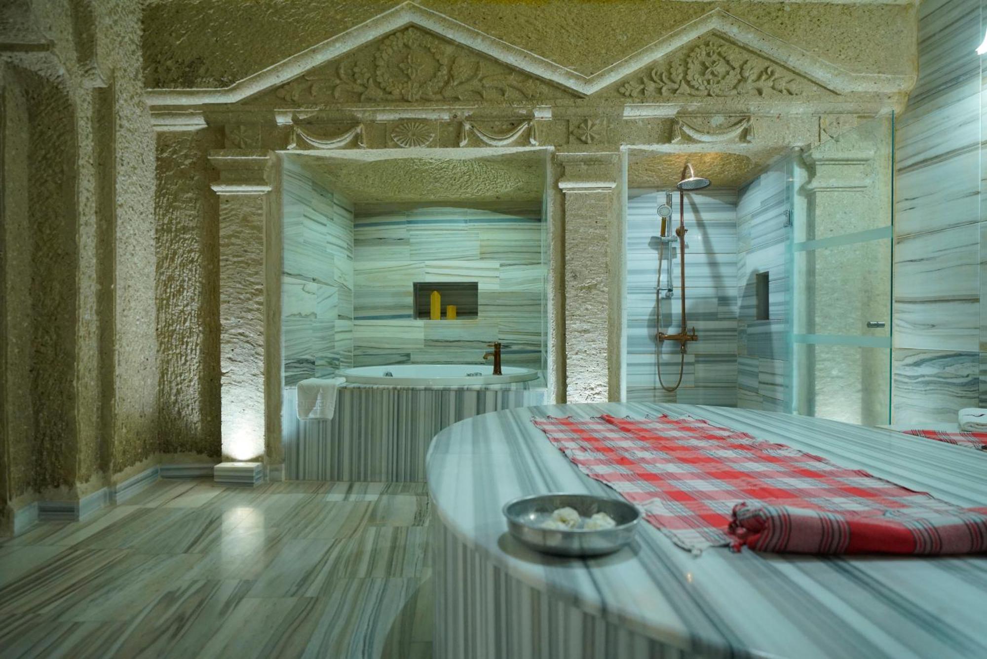 Cave Hotel 2*