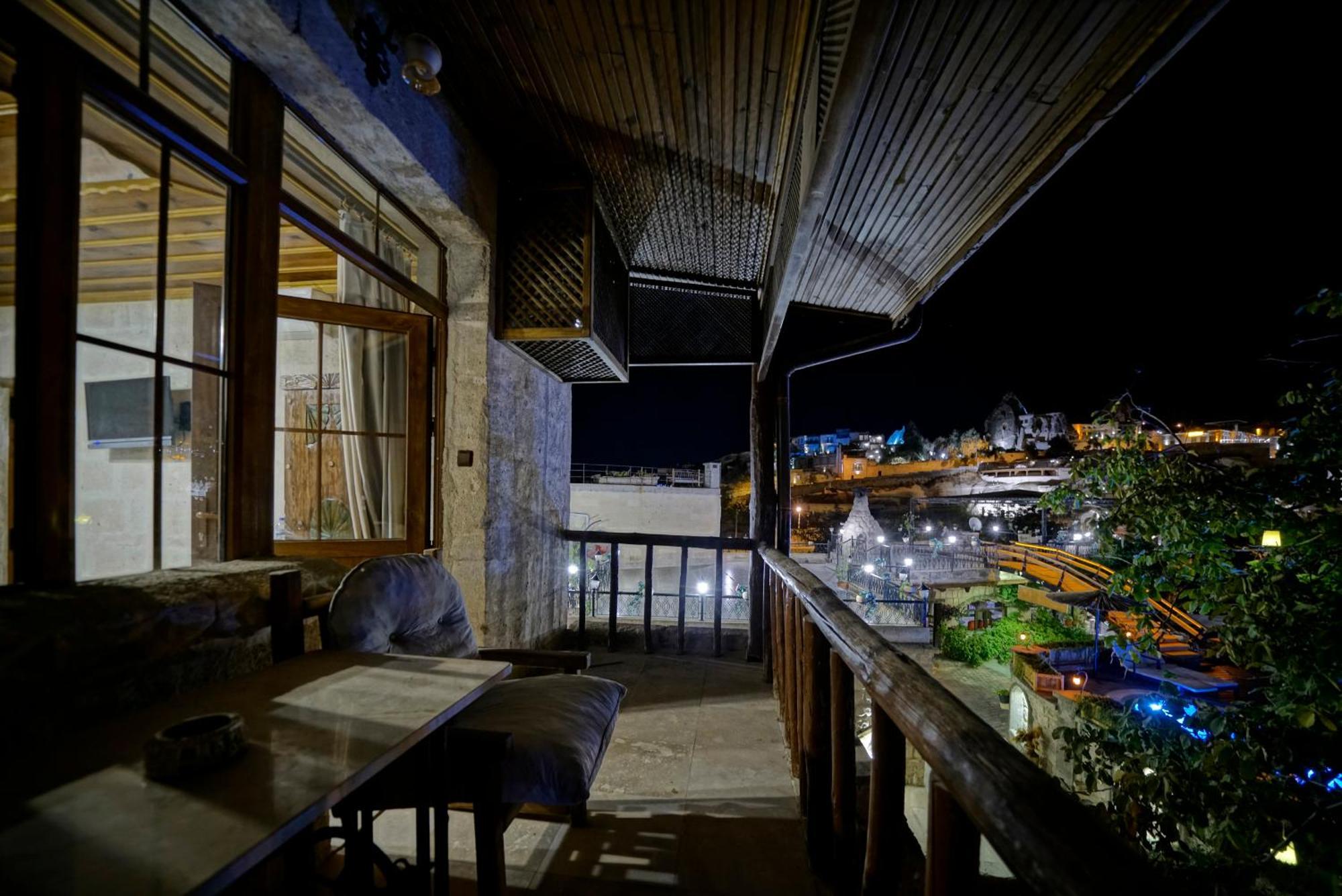 Cave Hotel 2*