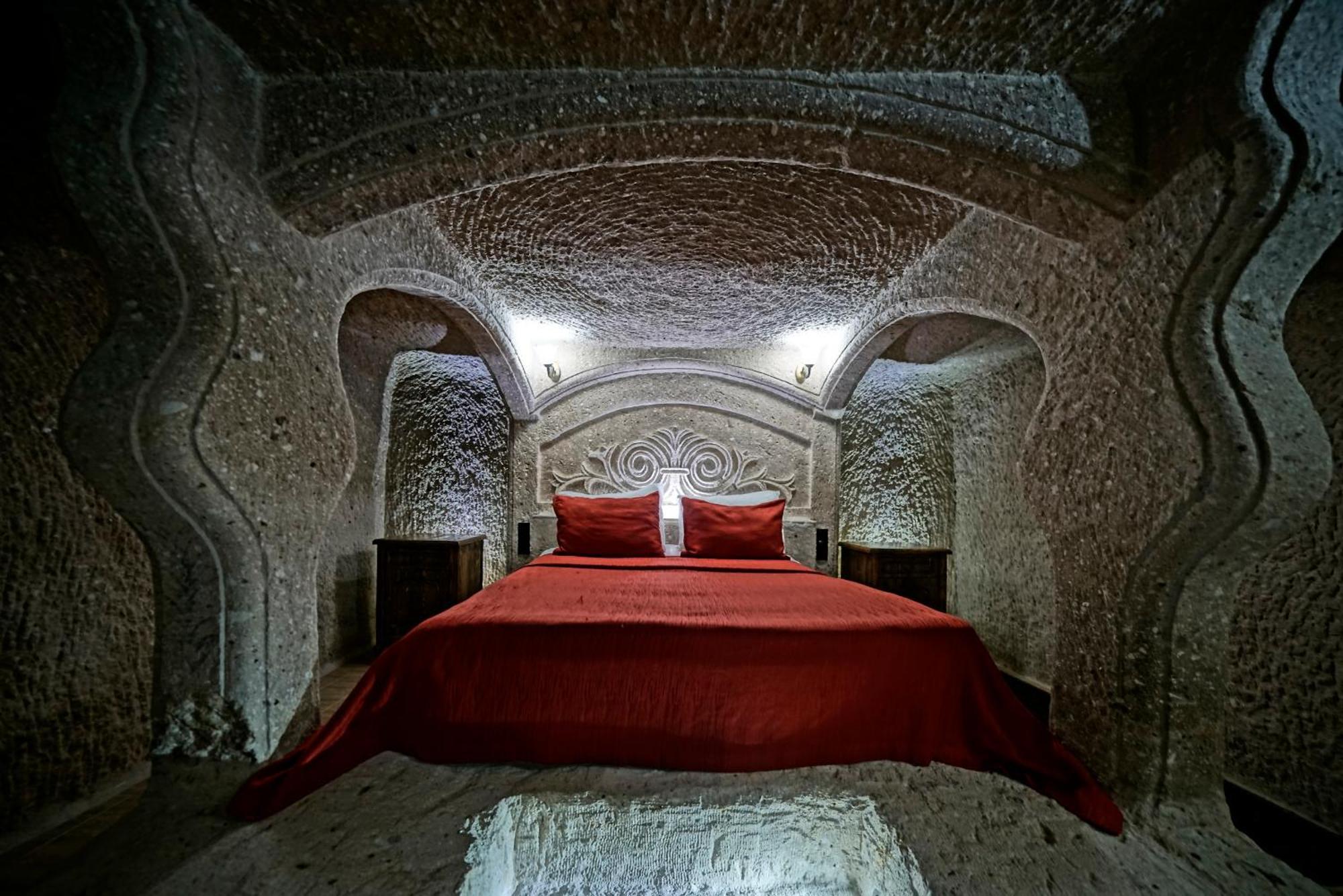 Hotel Cave