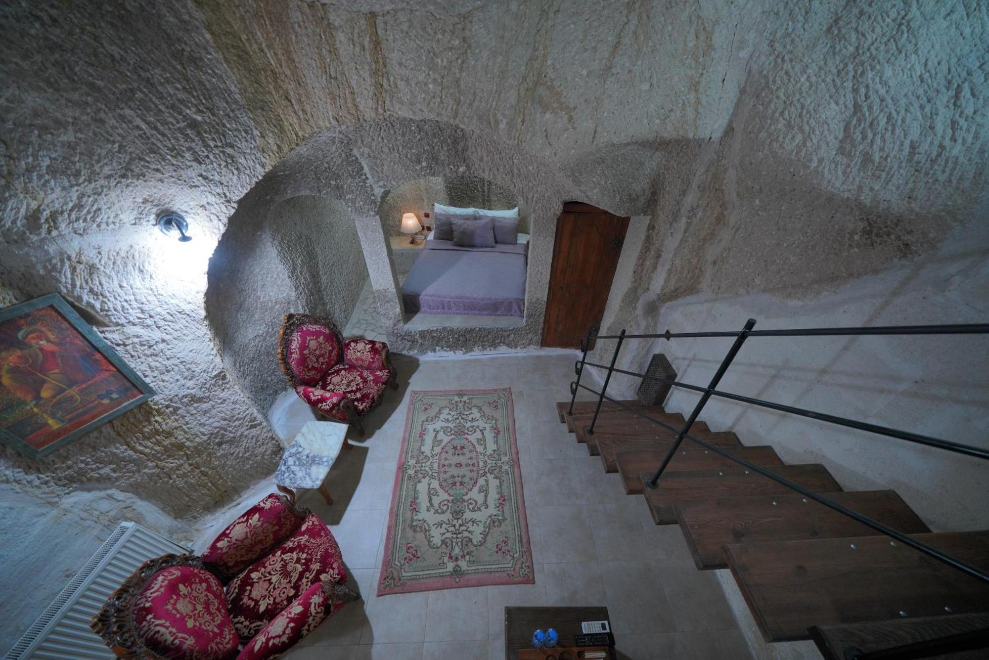 Hotel Cave