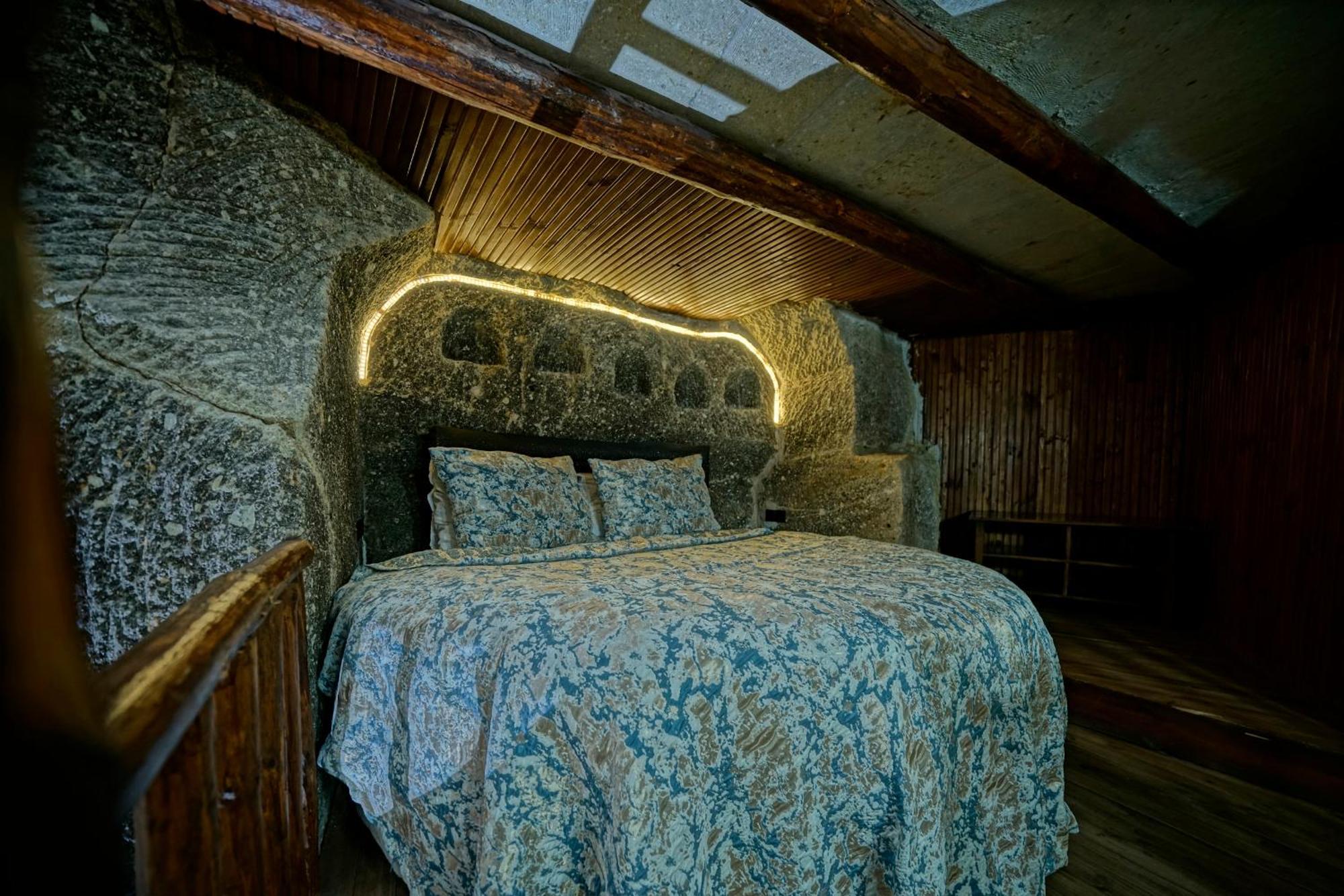 Cave Hotel 2*