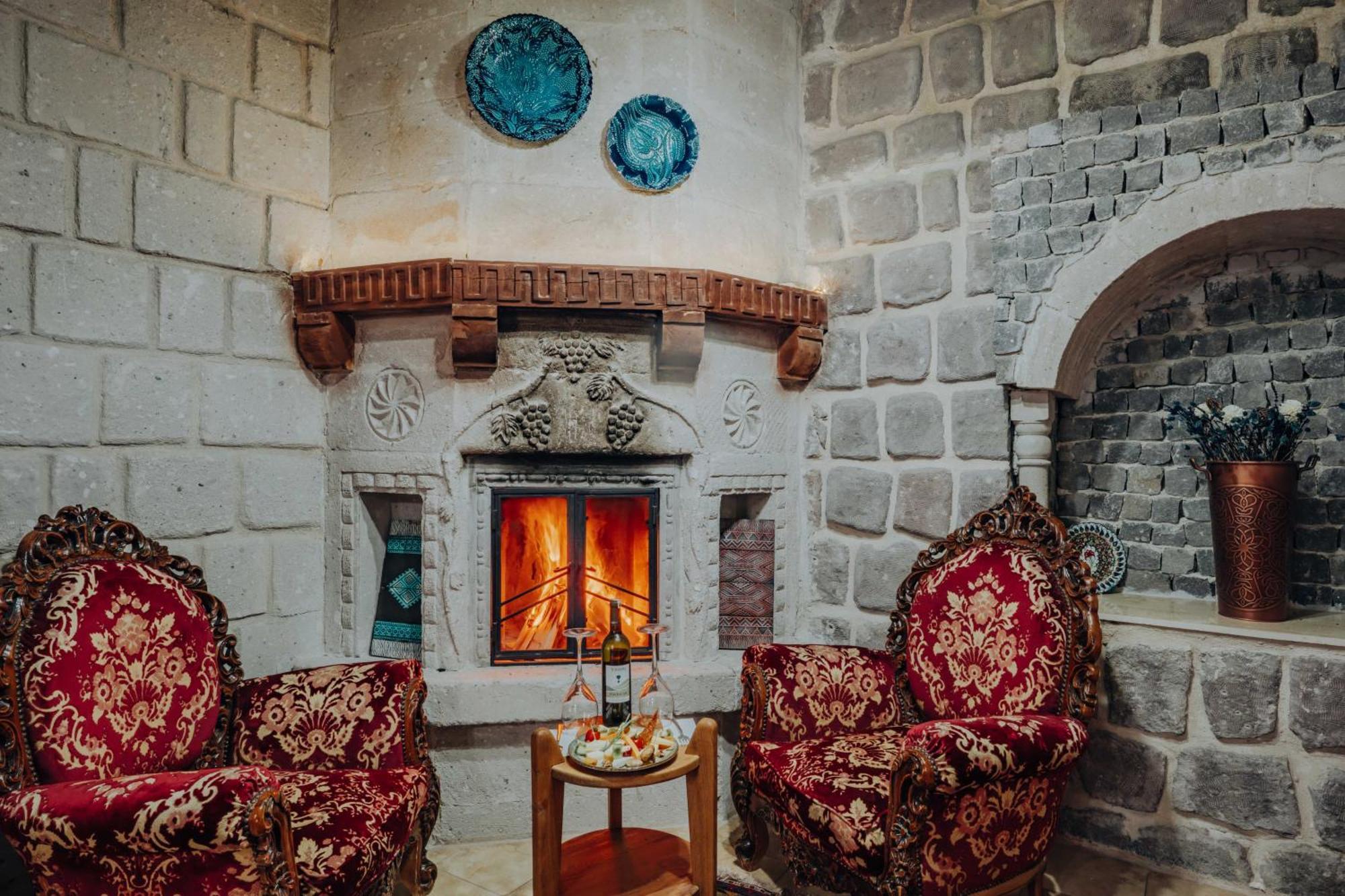 Cave Hotel 2*